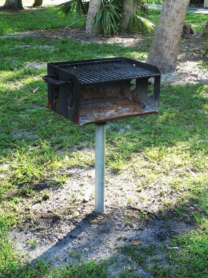Tierras altas Perth Y Parrilla Del Camping Del Bbq Foto de archivo - Imagen de parque, muestra: 120265110 Tierras altas Perth Y Parrilla Del Camping Del Bbq Foto de archivo - Imagen de parque, muestra: 120265110