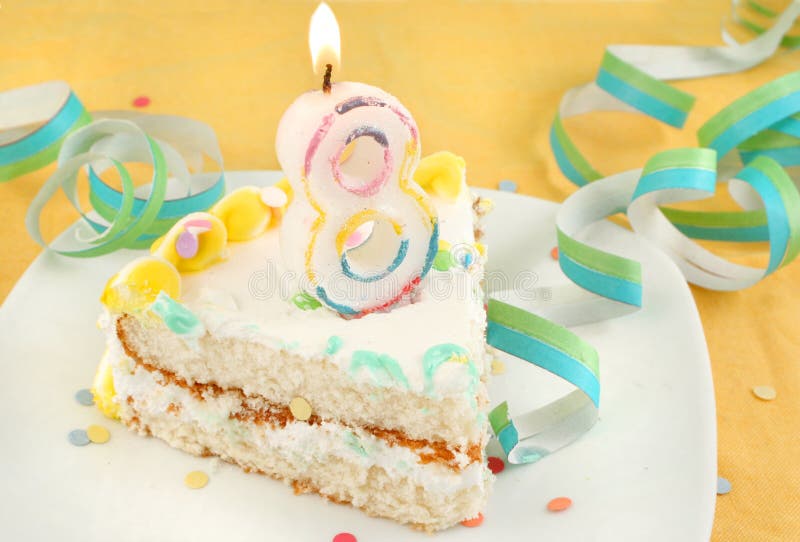 part de gâteau d'anniversaire huitième images stock part de gâteau d'anniversaire huitième images stock