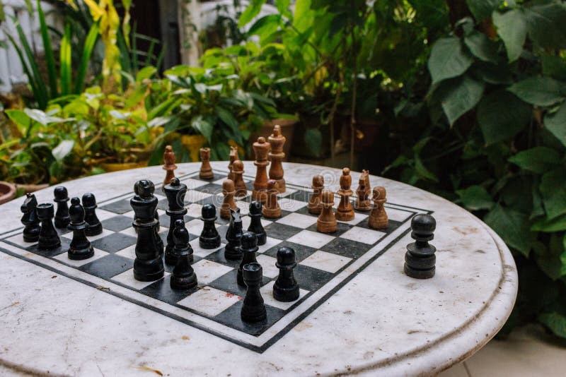 Figuras Da Xadrez Do Rei E Da Rainha No Tabuleiro De Xadrez Rei Branco E Rainha Preta Conceito Da Competição E Da Estratégia Foto de Stock - Imagem de esporte, potência: 111765014
