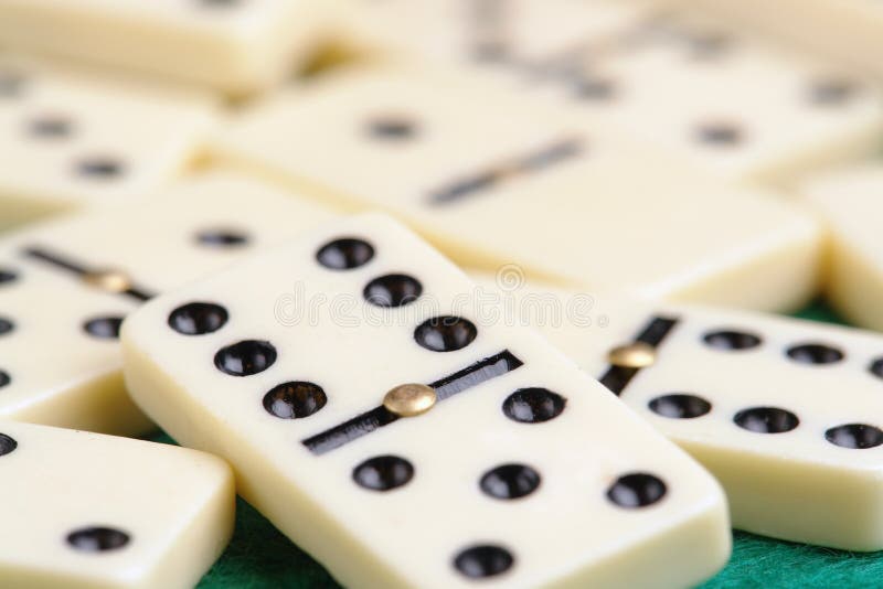 Parti di domino immagine stock libera da diritti Parti di domino immagine stock libera da diritti