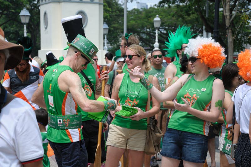 Participantes da parada do dia do ` s de St Patrick fotografia de stock Participantes da parada do dia do ` s de St Patrick fotografia de stock