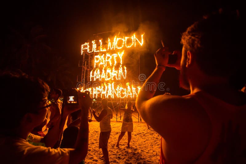 Partido de la Luna Llena de la playa de Phangan imagenes de archivo Partido de la Luna Llena de la playa de Phangan imagenes de archivo