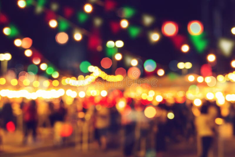 Partido desapasible fresco ligero caliente del festival de la noche del bokeh de la falta de definición fotos de archivo libres de regalías