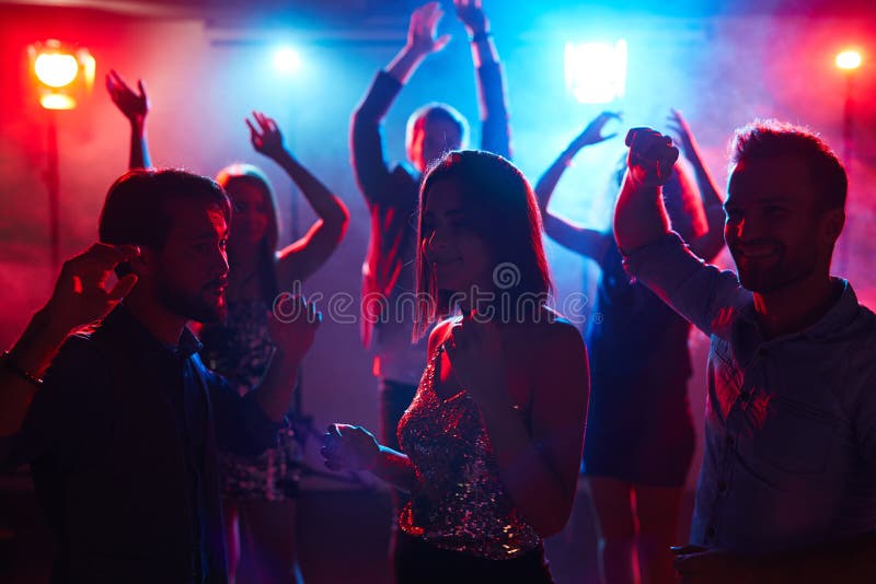 Partido Do Estudante No Clube Foto de Stock - Imagem de noite, moda:  87425684