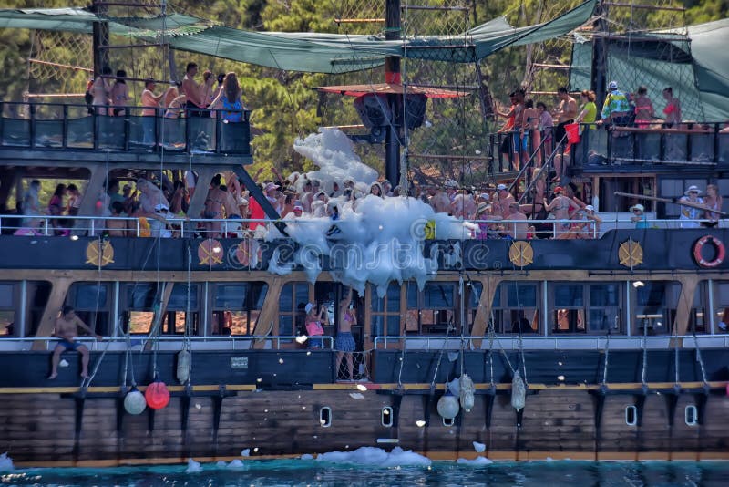 Partie mousseuse en le bateau antique photographie stock libre de droits
