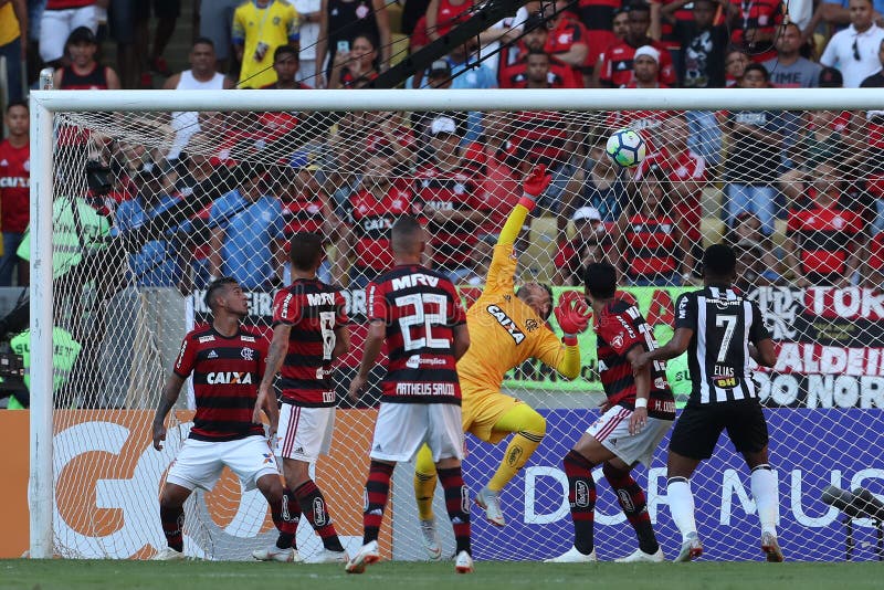 PARTITA DI CALCIO BRASILE FLAMENGO fotografia stock PARTITA DI CALCIO BRASILE FLAMENGO fotografia stock