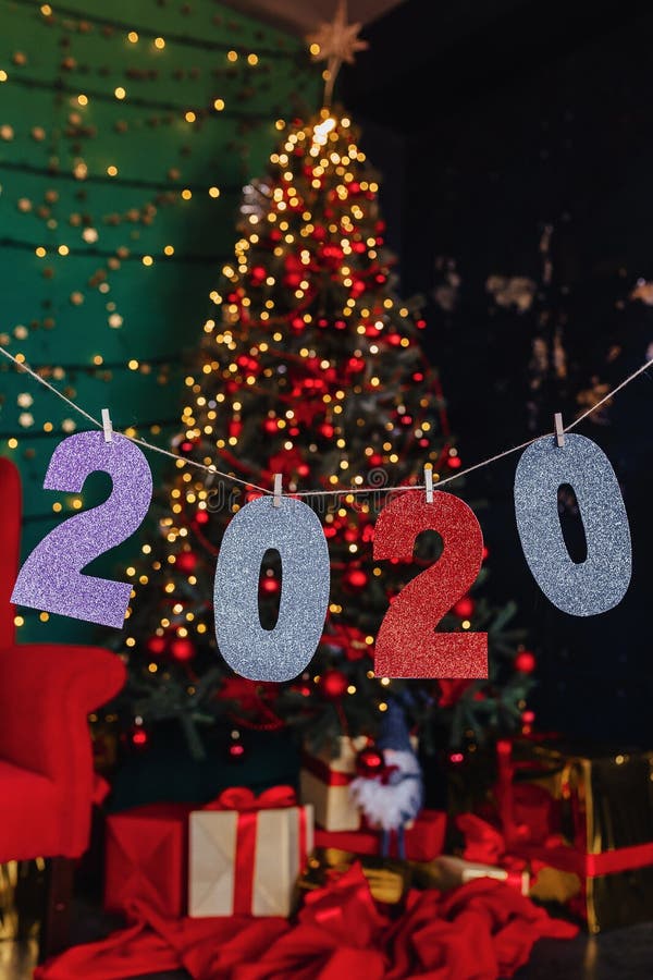 Decorazioni Albero Di Natale 2020.Partito Del Nuovo Anno Di 2020 Numeri Albero Di Natale Fotografia Stock Immagine Di Colorato Festa 135648150