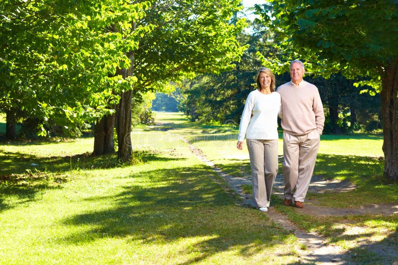 paråldringpensionärer royaltyfri bild paråldringpensionärer royaltyfri bild