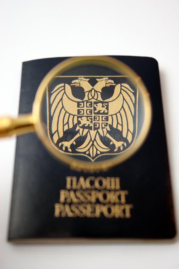 Pasaporte con la charla, blasón de cristal, águilas imagen de archivo libre de regalías Pasaporte con la charla, blasón de cristal, águilas imagen de archivo libre de regalías