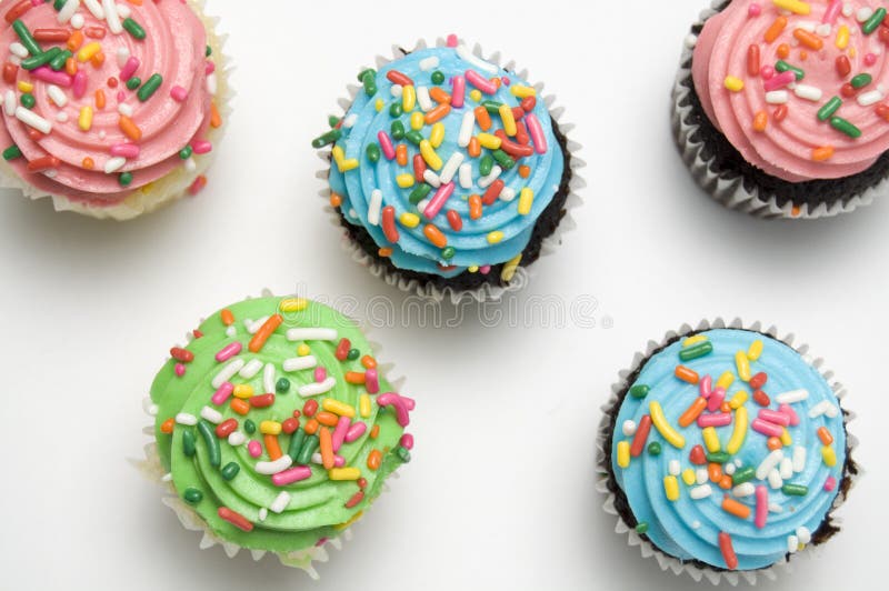 Pasen-de Muffins met bestrooit hierboven Bekeken van stock afbeelding