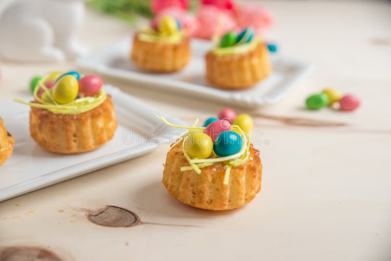 Pasen-muffins royalty-vrije stock afbeeldingen