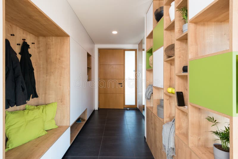 Pasillo de la casa moderna imágenes de archivo libres de regalías Pasillo de la casa moderna imágenes de archivo libres de regalías