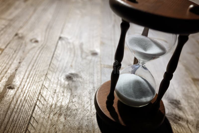 Paso del tiempo del reloj de arena imágenes de archivo libres de regalías Paso del tiempo del reloj de arena imágenes de archivo libres de regalías