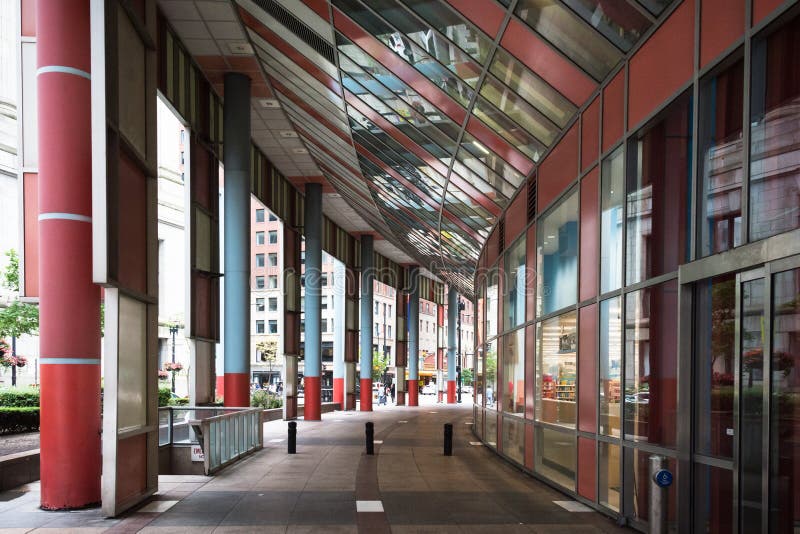 Passage couvert chez James R Thompson Center, Chicago photographie stock Passage couvert chez James R Thompson Center, Chicago photographie stock