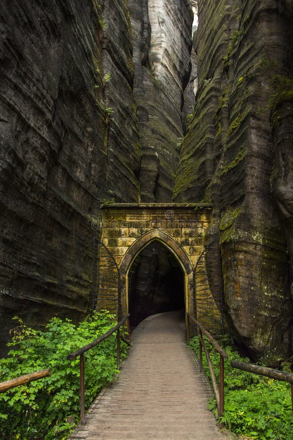 Passage dans la ville rocheuse image stock Passage dans la ville rocheuse image stock