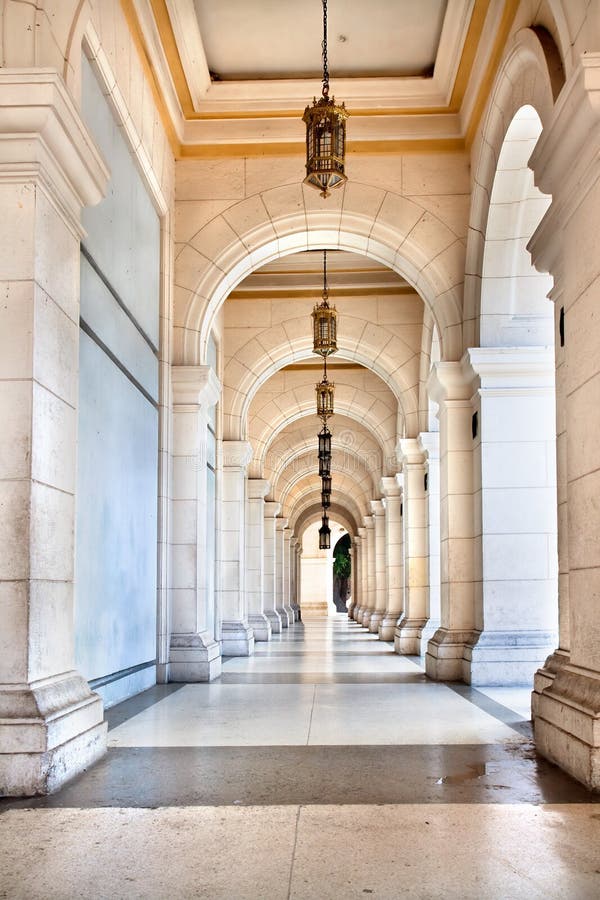 The passage of the famous Cuban Palace