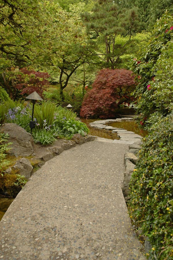 Passage in Japanese garden stock photo. Image of climb 37116000