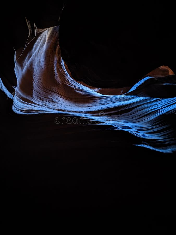 Passagem da luz através de canyons de antílope imagem de stock royalty free