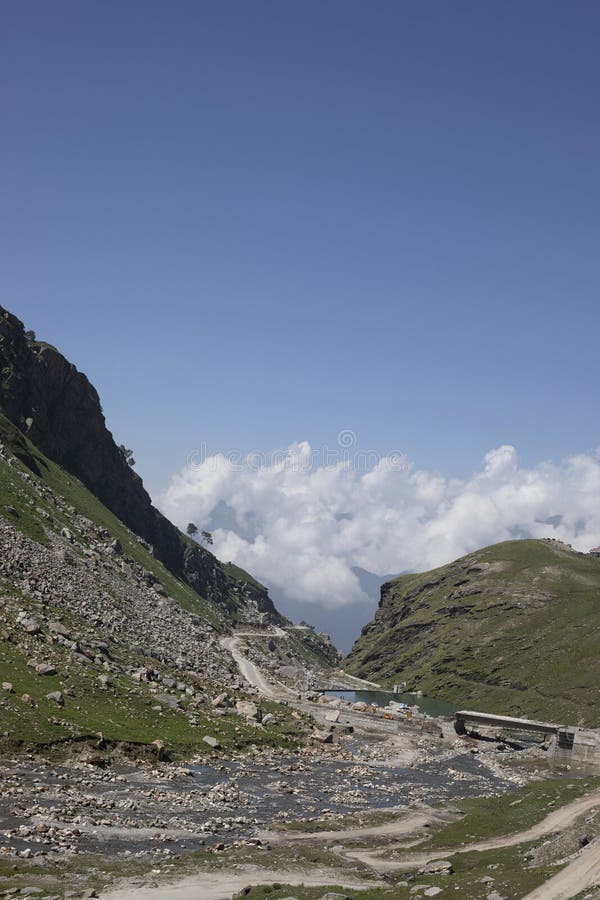 Passagem de Rohtang, Himachal Pradesh, Índia Conecta vales de Himachal Pradesh, Manali e Lahaul e Spiti imagens de stock Passagem de Rohtang, Himachal Pradesh, Índia Conecta vales de Himachal Pradesh, Manali e Lahaul e Spiti imagens de stock
