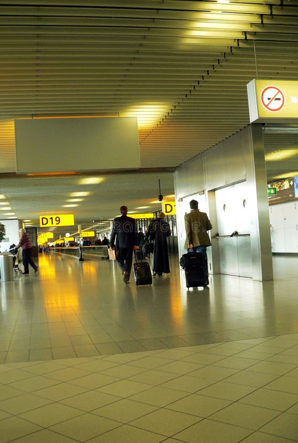 Passagem pedonal do aeroporto imagens de stock