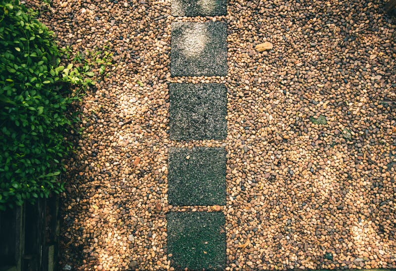 Passaggio pedonale di pietra di immagine in giardino fotografia stock