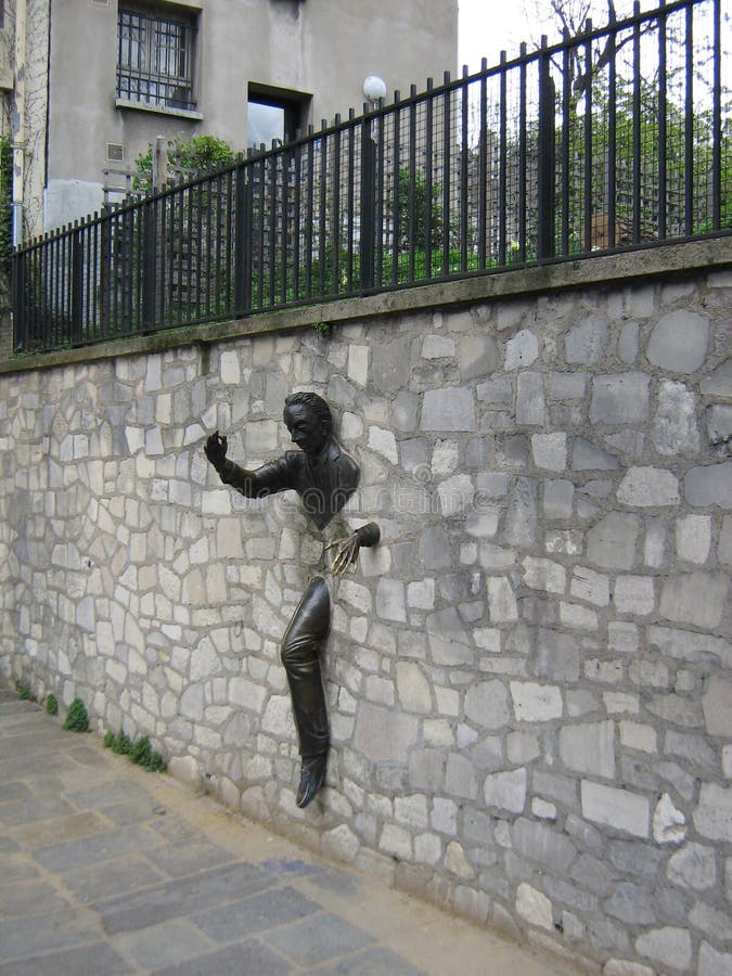 Passe-Muraille bronze sculpture, Paris, France