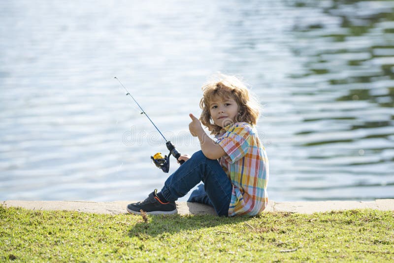 Enfants et pêche à la ligne illustration libre de droit sur