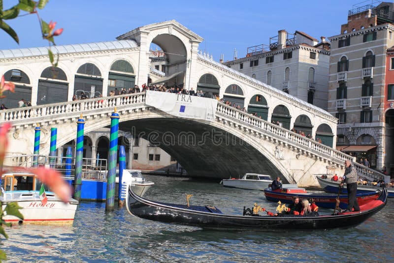 Passerelle de Rialto à Venise photos stock Passerelle de Rialto à Venise photos stock
