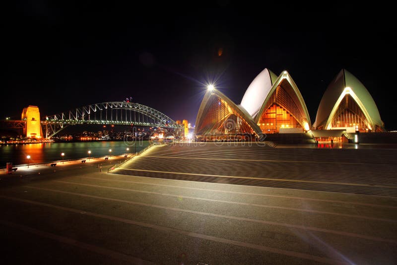 Passerelle de théatre de l'$opéra et de port de Sydney photos stock Passerelle de théatre de l'$opéra et de port de Sydney photos stock