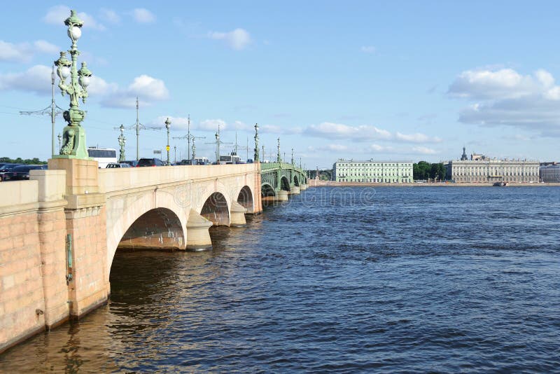 Passerelle de trinité à St Petersburg image stock Passerelle de trinité à St Petersburg image stock