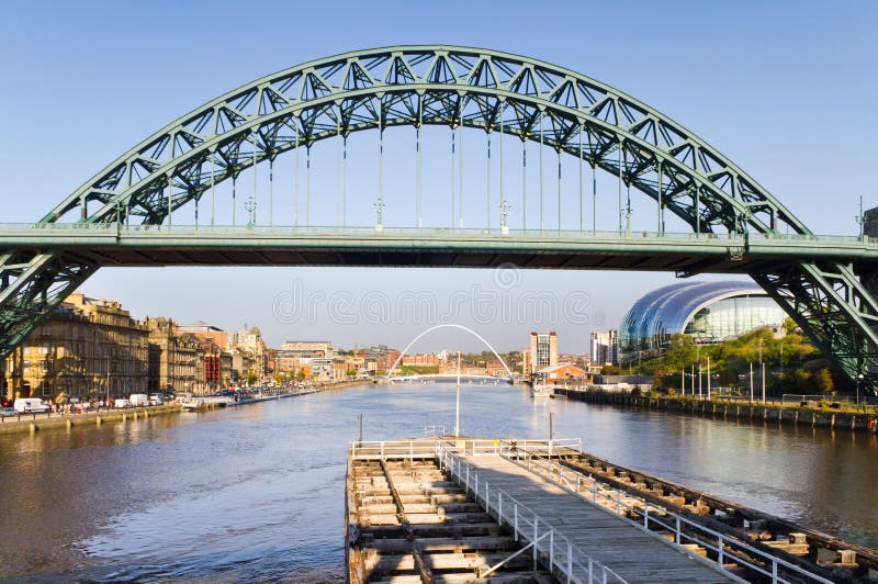 Passerelle de Tyne de passerelle d'oscillation photo libre de droits Passerelle de Tyne de passerelle d'oscillation photo libre de droits