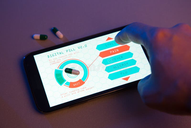 Passi la scelta del tipo della pillola sul dispositivo alta tecnologia, medicina futuristica fotografia stock libera da diritti Passi la scelta del tipo della pillola sul dispositivo alta tecnologia, medicina futuristica fotografia stock libera da diritti