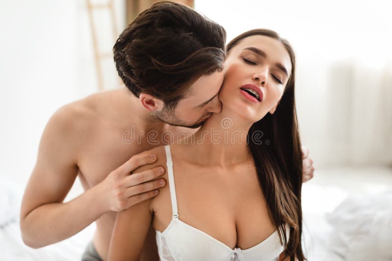 Girl Sex Kissing