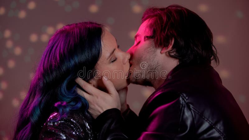 girlfriend kissing sex love