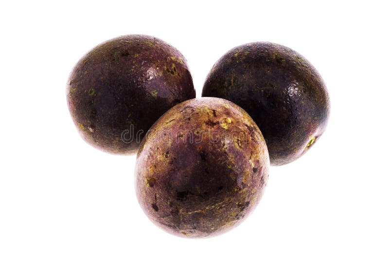 Passionfrukter som isoleras på vit bakgrund med den snabba banan fotografering för bildbyråer Passionfrukter som isoleras på vit bakgrund med den snabba banan fotografering för bildbyråer