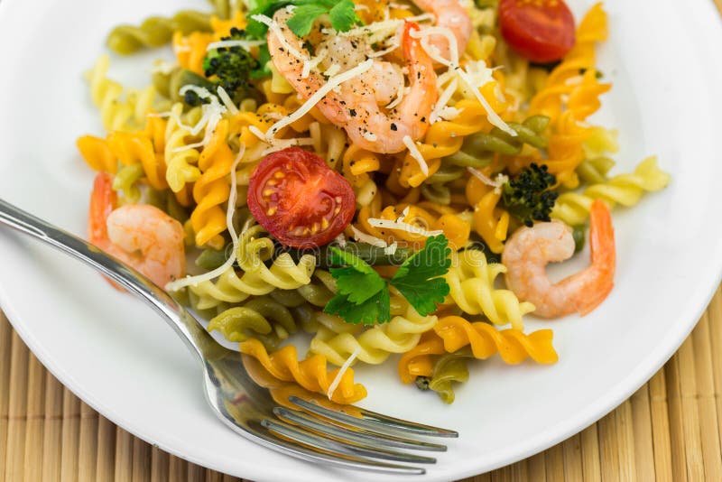 Download Pasta immagine stock. Immagine di alimento, pranzo, salse - 117981343