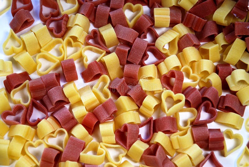 Pasta CUORE (giallo/arancio-rosso, 250g) come articoli