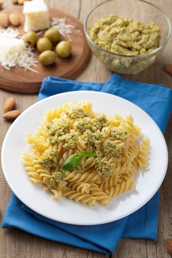 Pasta with olive tapenade stock image. Image of leaf 25888811