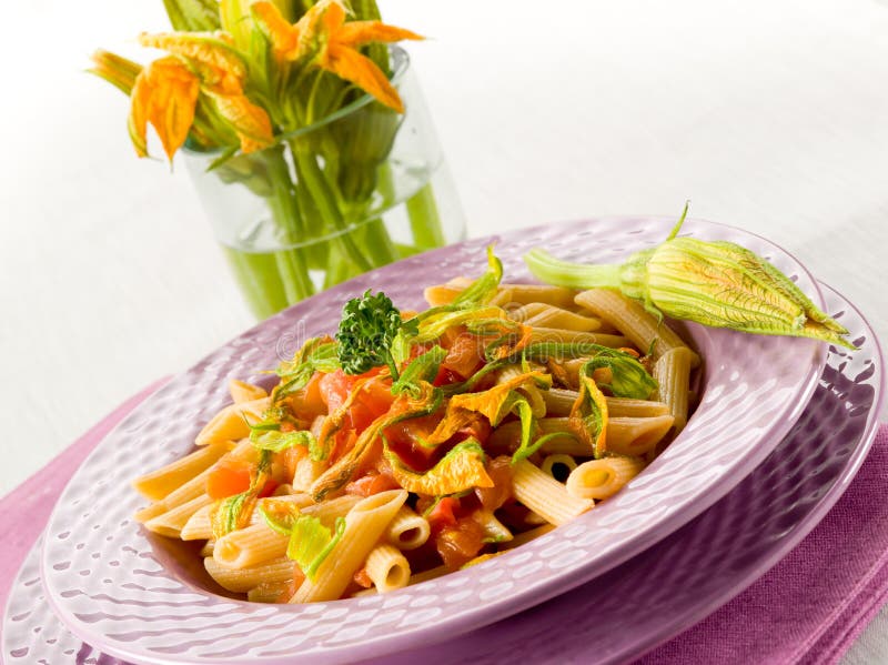 Pasta with zucchinis flower