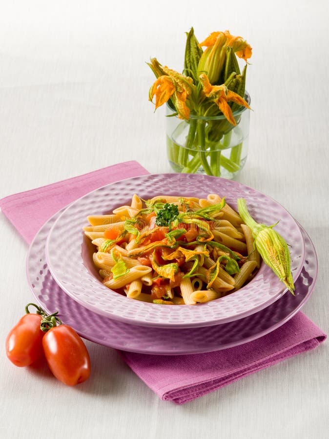 Pasta with zucchinis flower