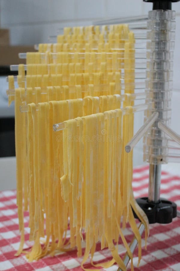 Pastas hechas caseras deliciosas a la familia imagenes de archivo Pastas hechas caseras deliciosas a la familia imagenes de archivo