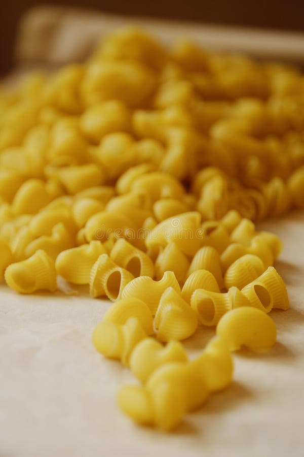 Pastas Hechas En Casa Hechas De Trigo Duro En La Tabla Foto de archivo