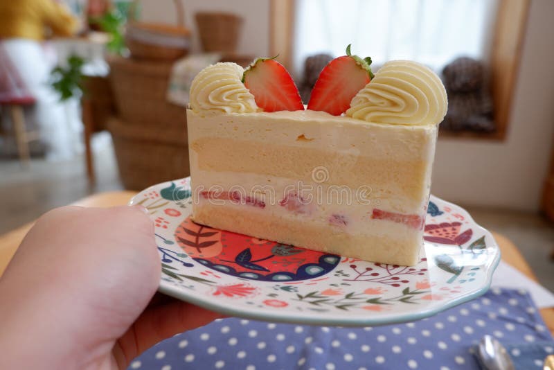 Pastel de fresa japonés foto de archivo. Imagen de receta - 216408610