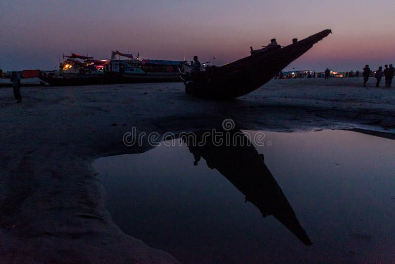 PASUR, BANGLADESH - NOVEMBER 14, 2016: Early morning on a beach during Rash Mela festival at Dublar Char Dubla island , Banglades