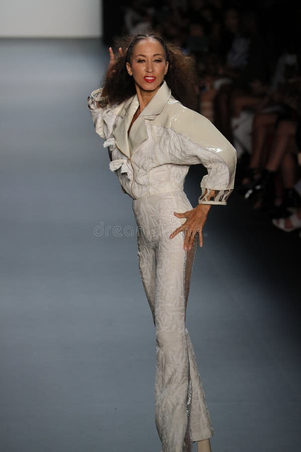 Pat Cleveland Walks the Runway at the Son Jung Wan Runway Editorial ...