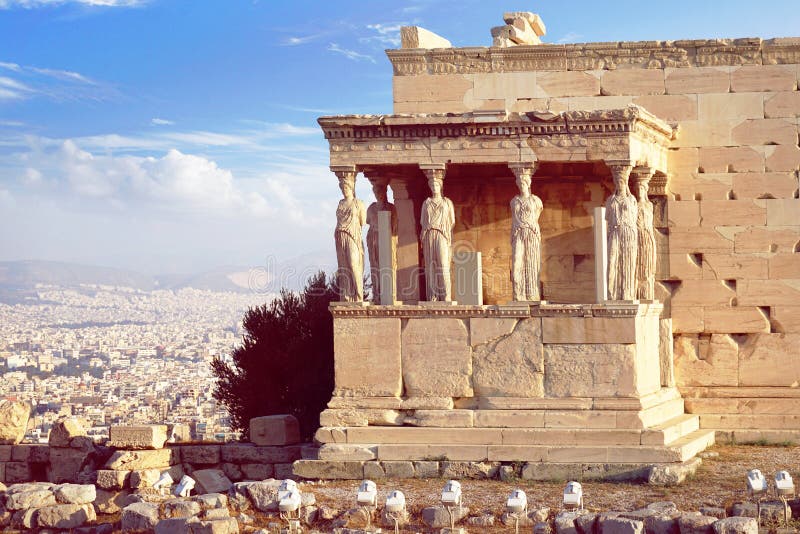Patamar da cariátide do Erechtheion em Atenas fotografia de stock Patamar da cariátide do Erechtheion em Atenas fotografia de stock