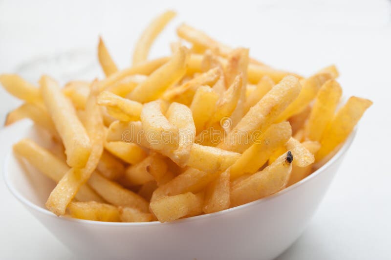 Patate Fritte in Una Ciotola Al Ristorante Fotografia Stock Immagine