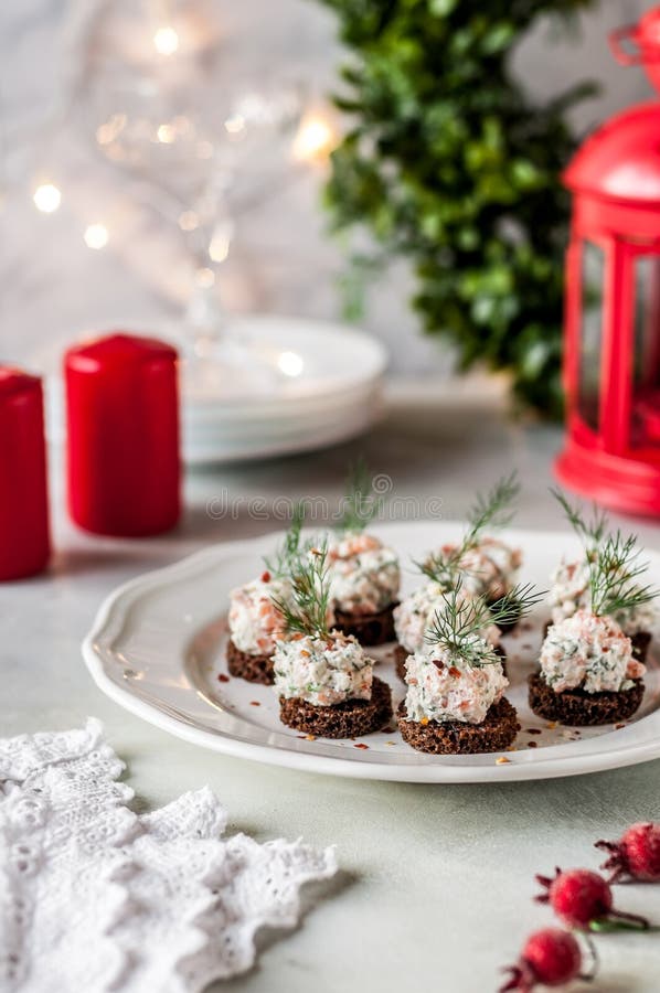 Pate семг и сыра на хлебе Rye стоковые изображения rf Pate семг и сыра на хлебе Rye стоковые изображения rf