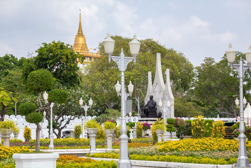 Pathum Thani, Tailandia-maggio 5,2019: La pista di pattinaggio sul ghiaccio dello Zpell o del parco futuro Rangsit è il più grand fotografie stock libere da diritti Pathum Thani, Tailandia-maggio 5,2019: La pista di pattinaggio sul ghiaccio dello Zpell o del parco futuro Rangsit è il più grand fotografie stock libere da diritti