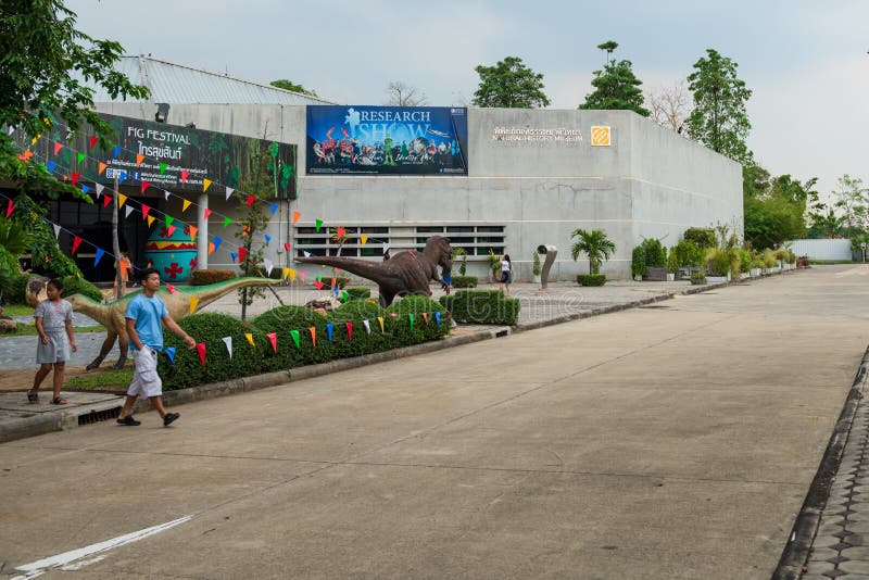 Pathum Thani, Thailand - April 6, 2019: Het gebouw van het Biologiemuseum, het is een hub voor het leren over alle binnen natuurl stock fotografie Pathum Thani, Thailand - April 6, 2019: Het gebouw van het Biologiemuseum, het is een hub voor het leren over alle binnen natuurl stock fotografie